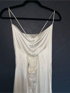 Open Back Satin Elliat Maxi dress SZ Small